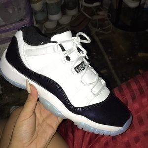 11 lows emerald Jordan